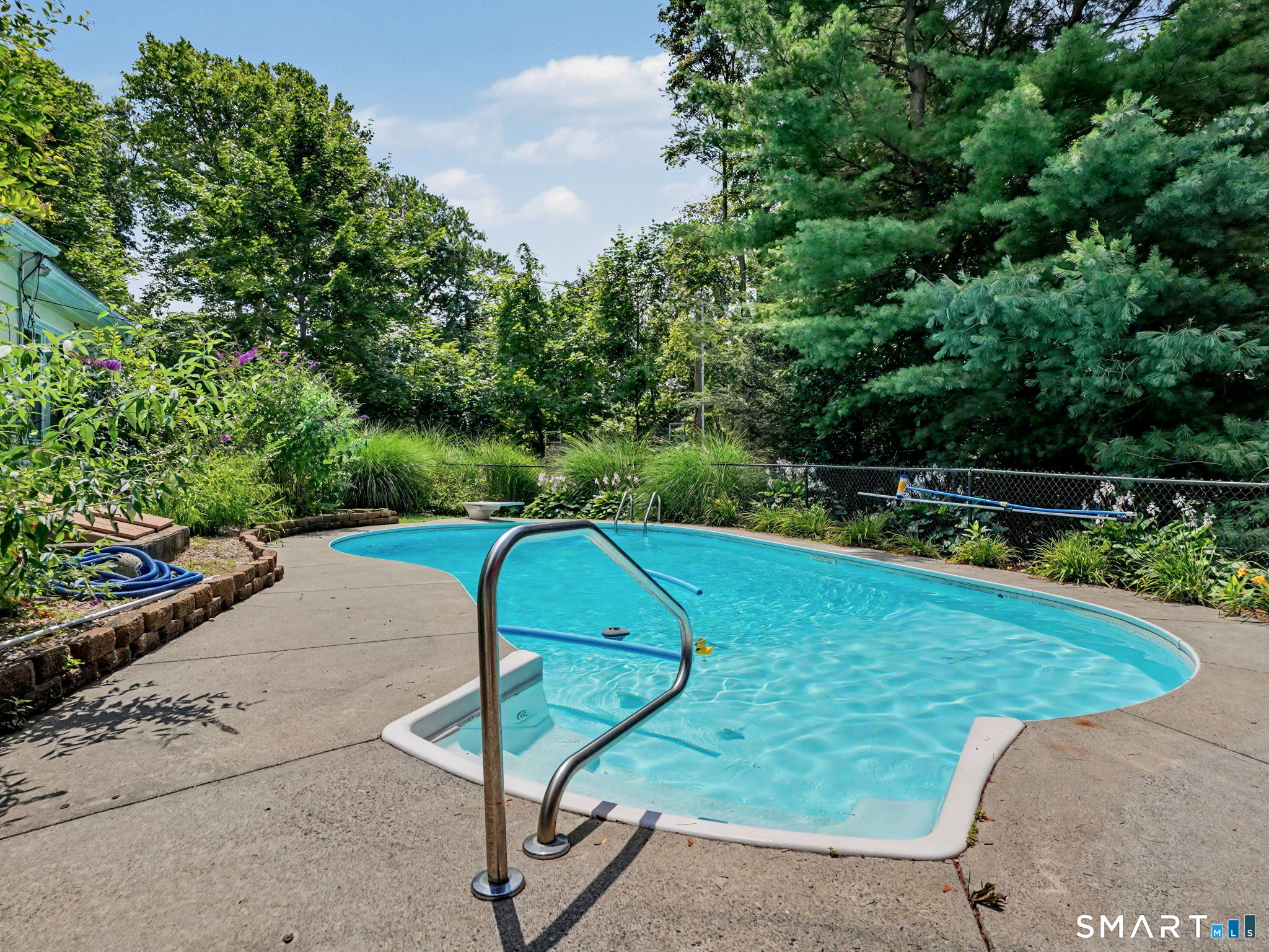 10 Crest Road Danbury CT 06811
