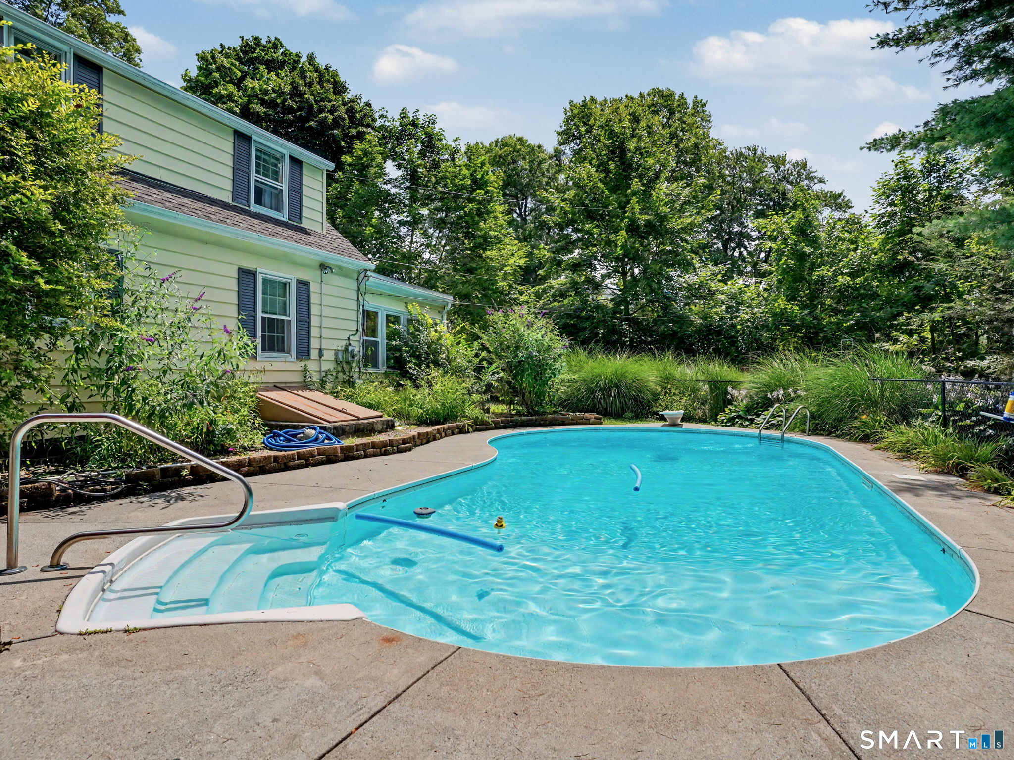 10 Crest Road Danbury CT 06811