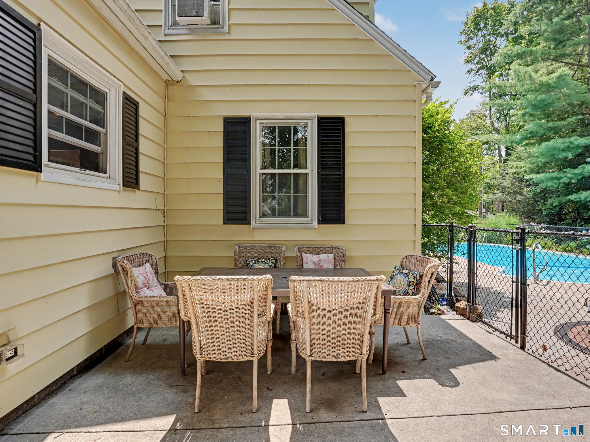10 Crest Road Danbury CT 06811