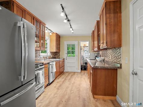 10 Crest Road Danbury CT 06811