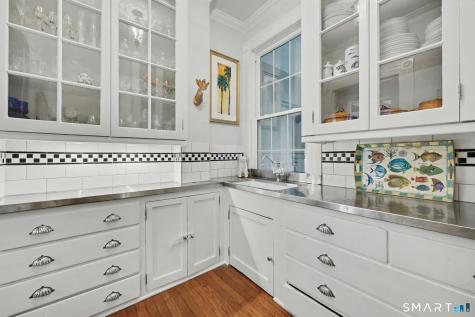 37 Thorne Place Bridgeport CT 06605