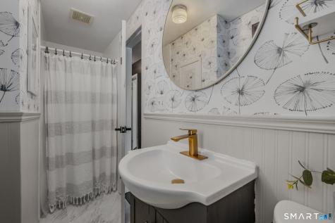 9 Hilltop Terrace Waterford CT 06385