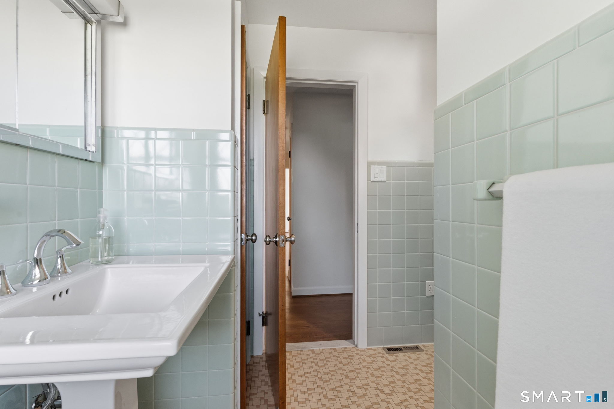 207 South Main Street East Granby CT 06026