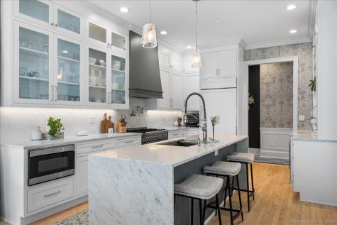 4 Laconia Drive Clinton CT 06413