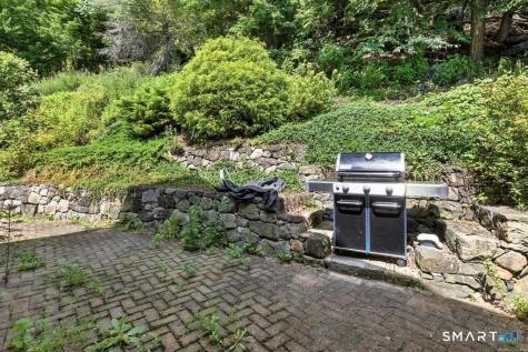 11 Squantz View Drive New Fairfield CT 06812