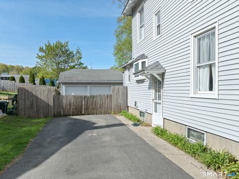 21 Acushnet Street Naugatuck CT 06770