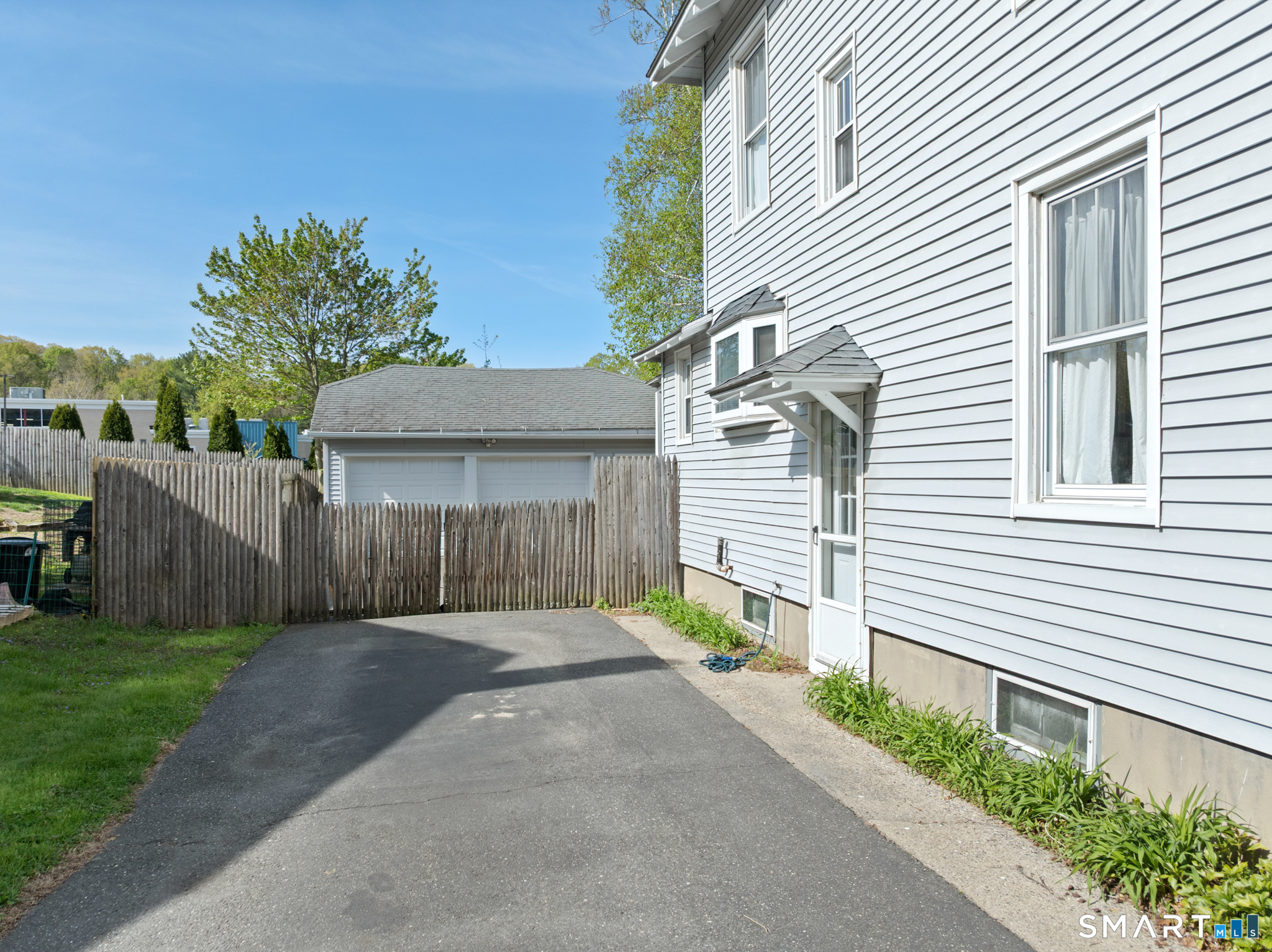 21 Acushnet Street Naugatuck CT 06770