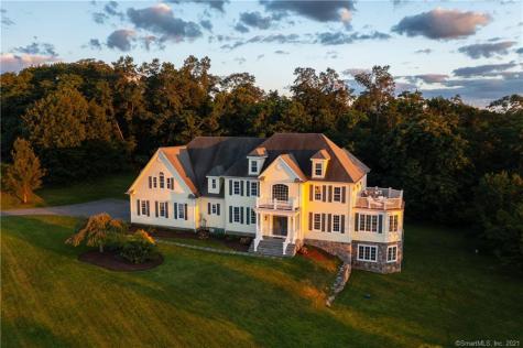 2 Meadow Ridge Drive New Fairfield CT 06812