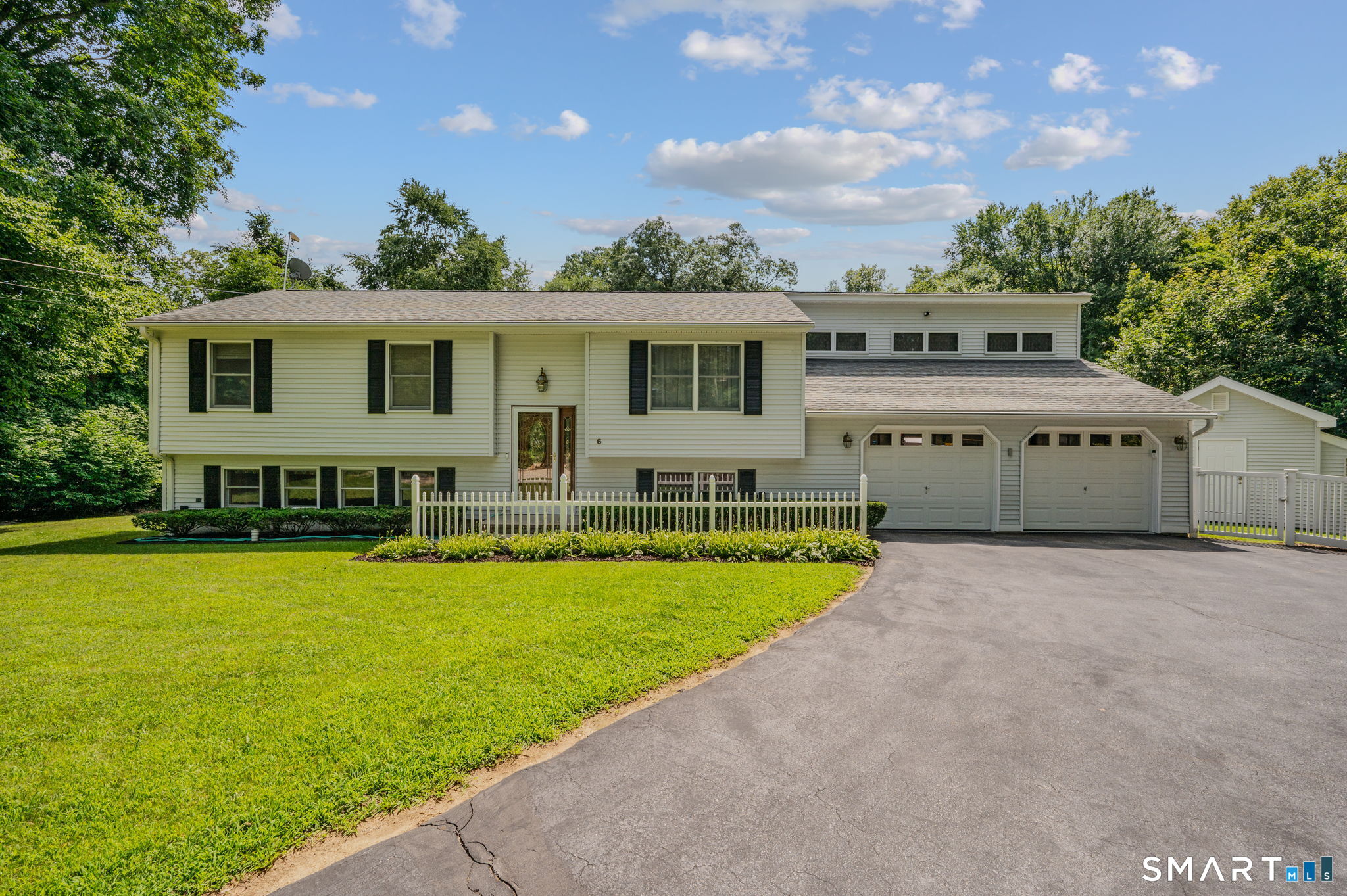 6 Liberty Road Montville CT 06370