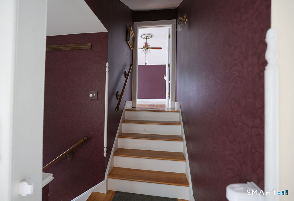 7 Glenbrook Drive Simsbury CT 06092