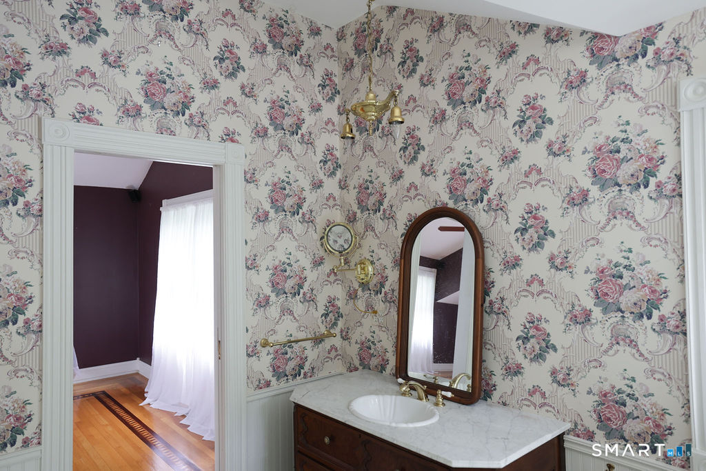 7 Glenbrook Drive Simsbury CT 06092