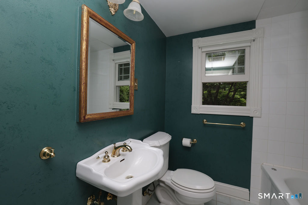 7 Glenbrook Drive Simsbury CT 06092