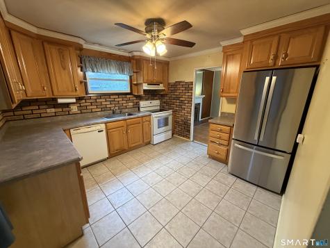72 Hickory Road Naugatuck CT 06770