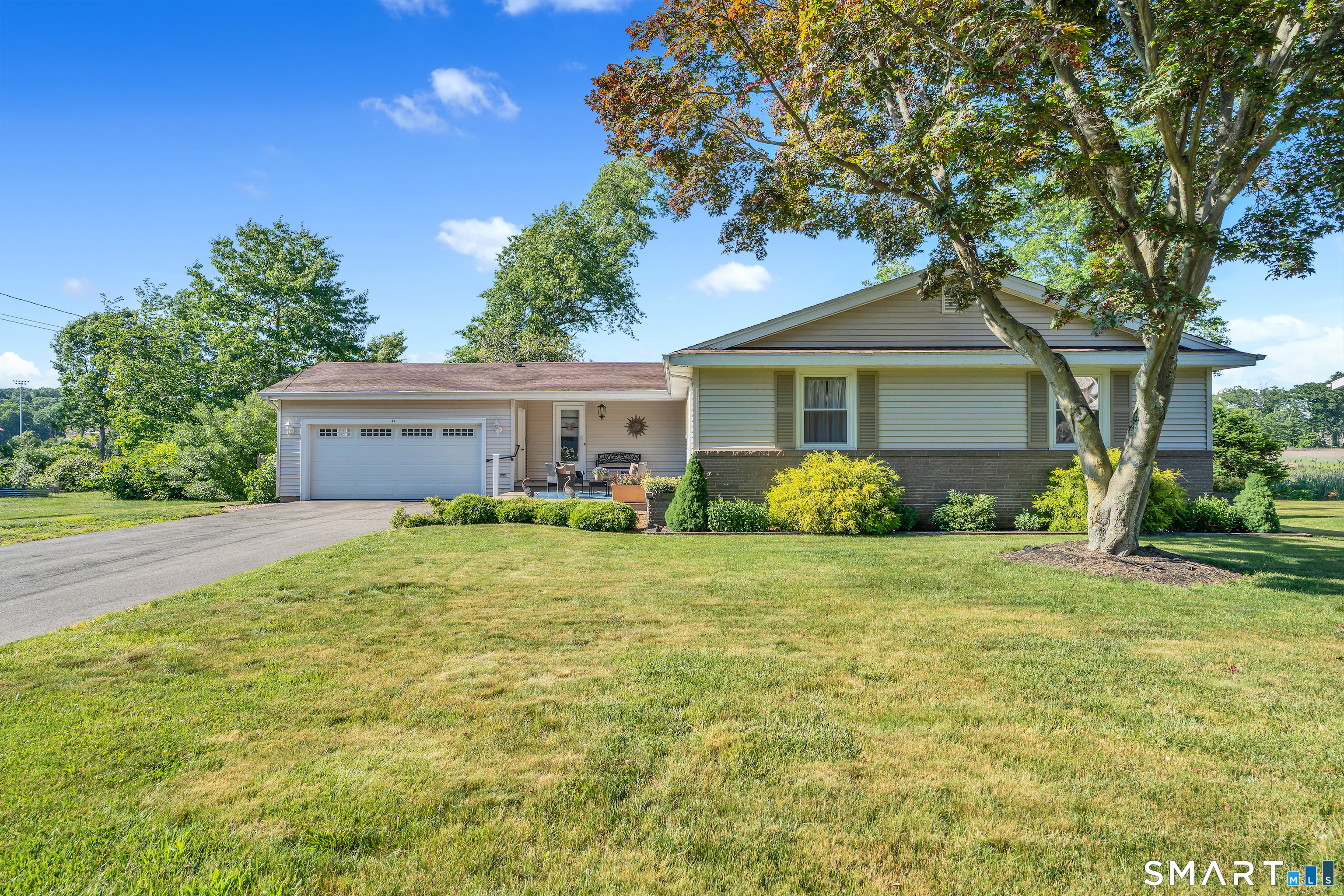 44 Riverside Drive Branford CT 06405