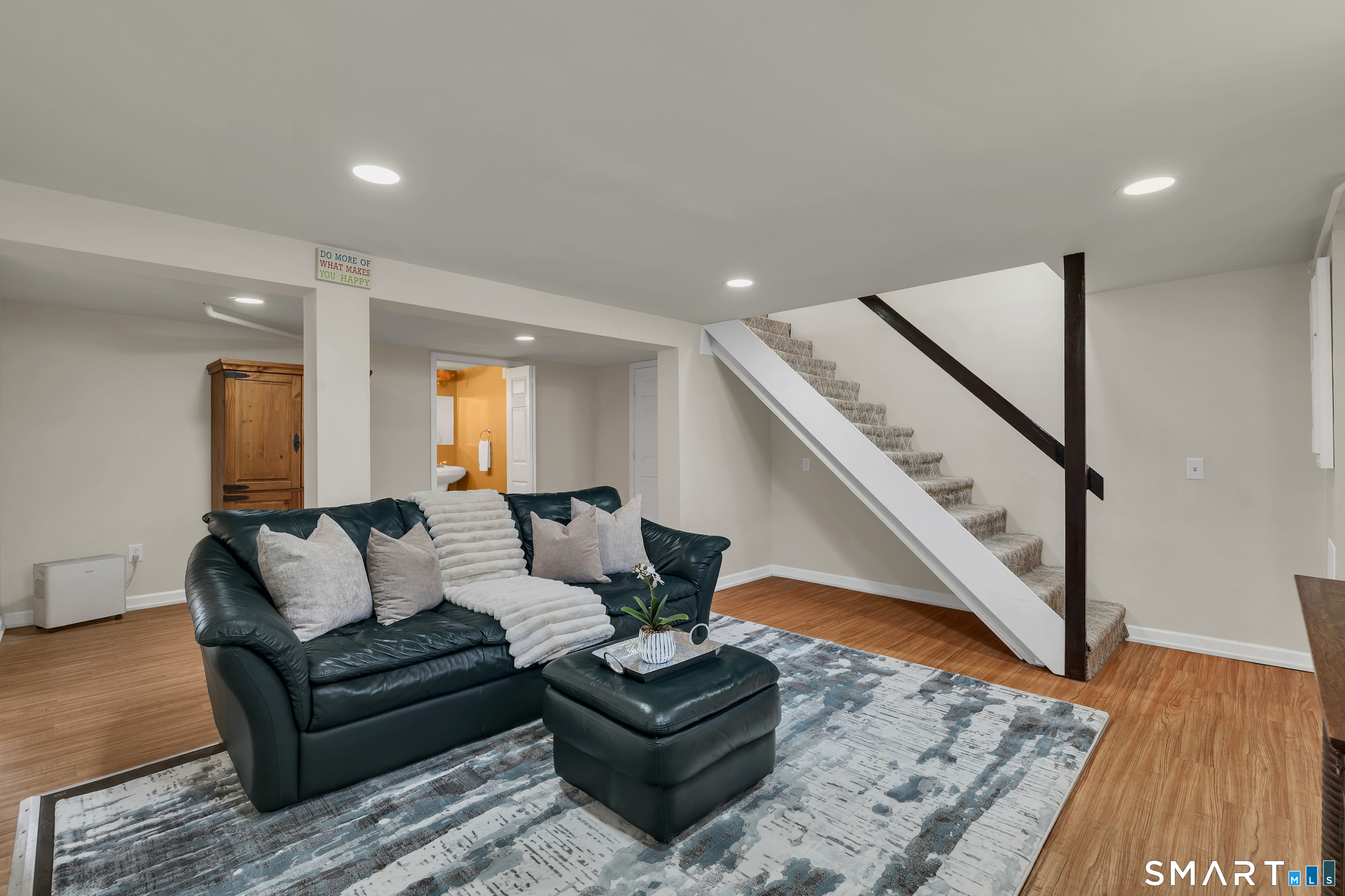 44 Riverside Drive Branford CT 06405