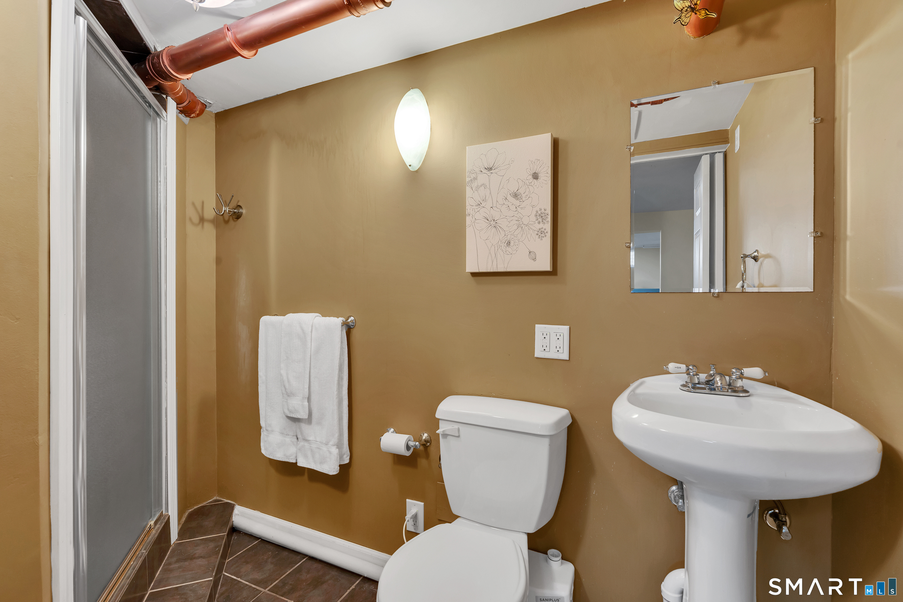 44 Riverside Drive Branford CT 06405
