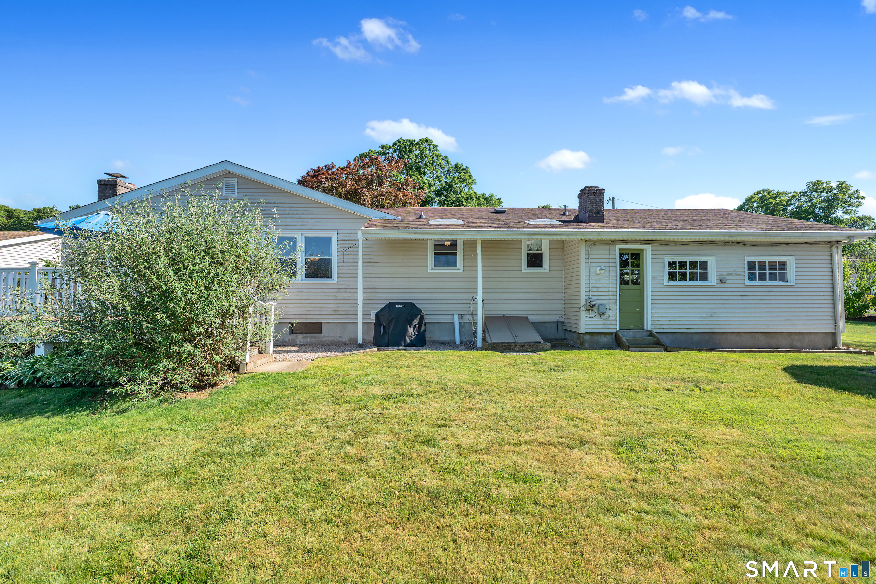44 Riverside Drive Branford CT 06405