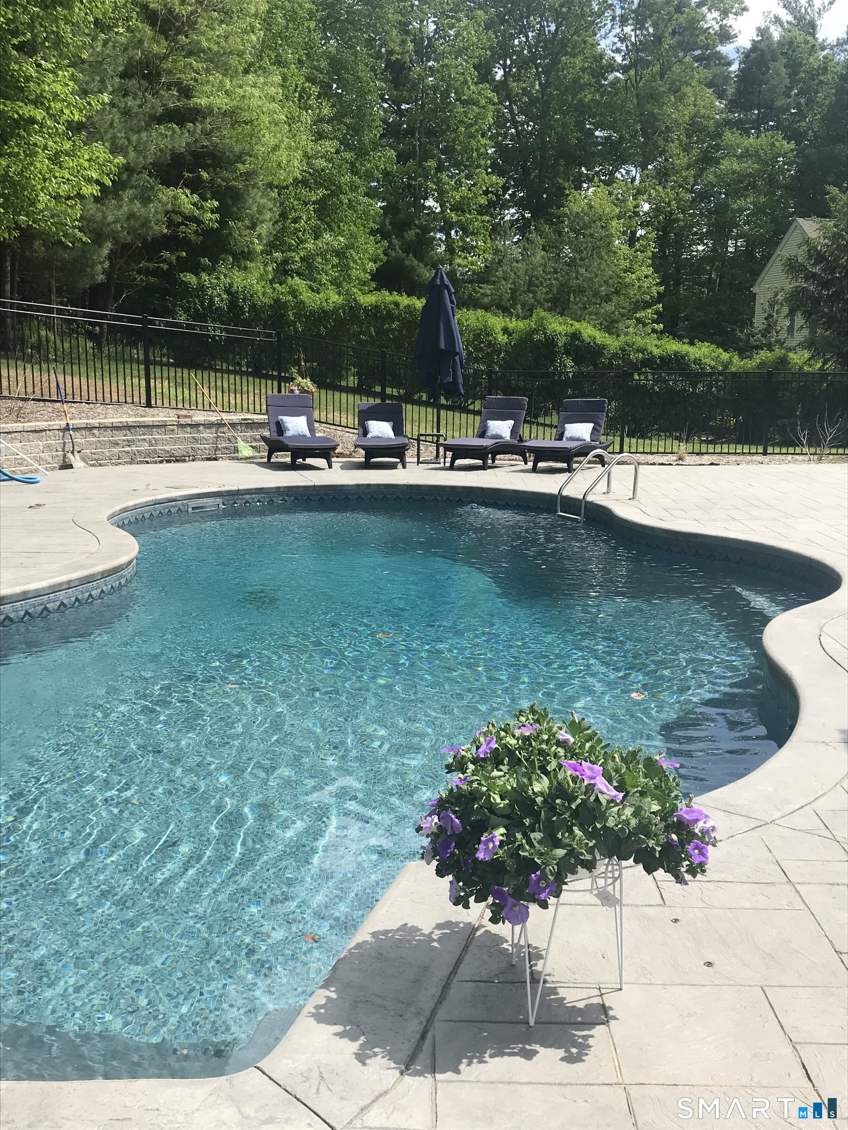 490 New Road Avon CT 06001