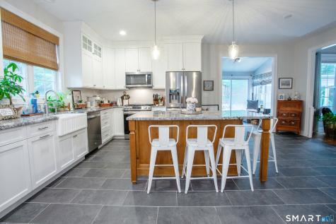 490 New Road Avon CT 06001