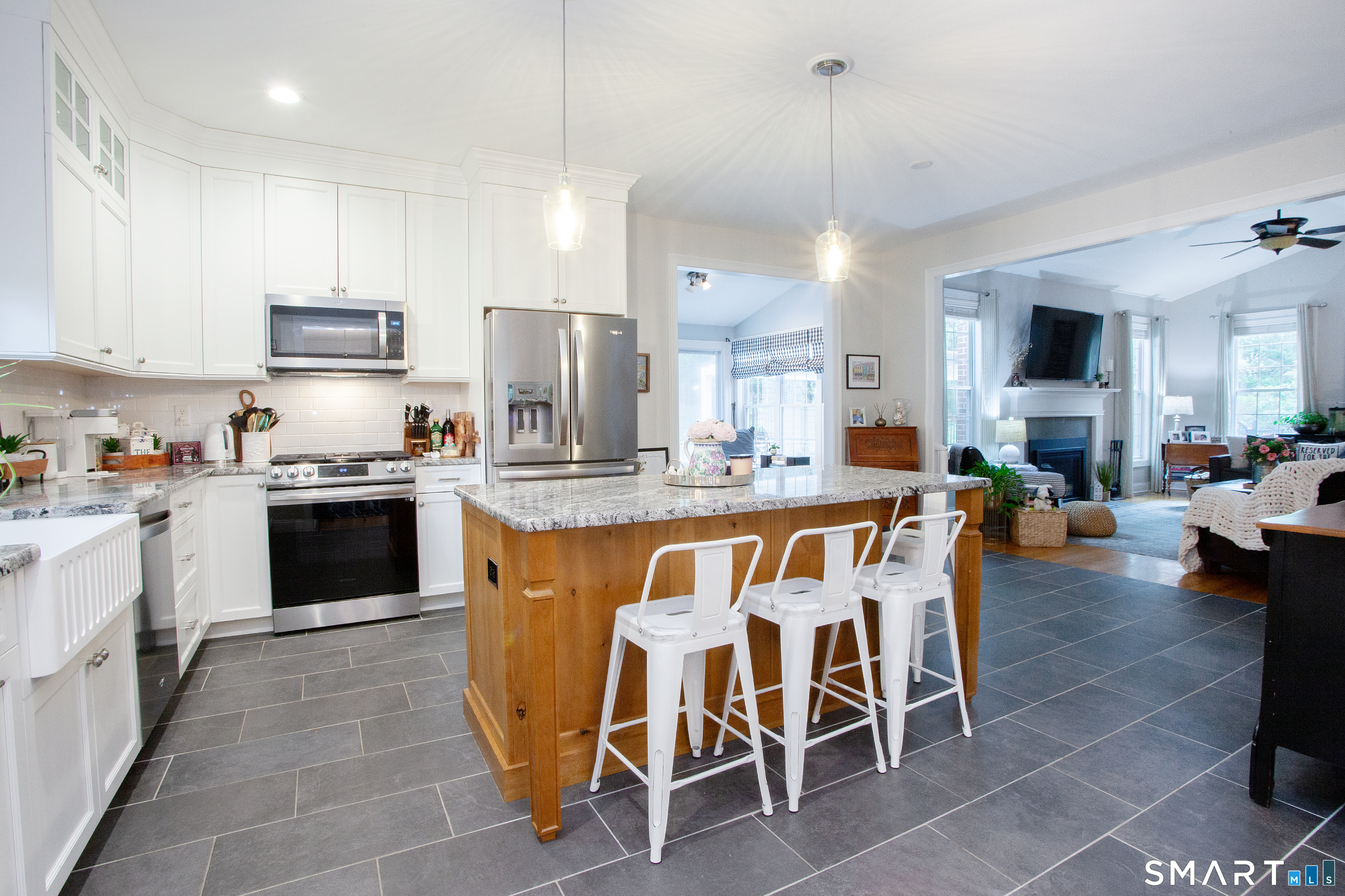490 New Road Avon CT 06001