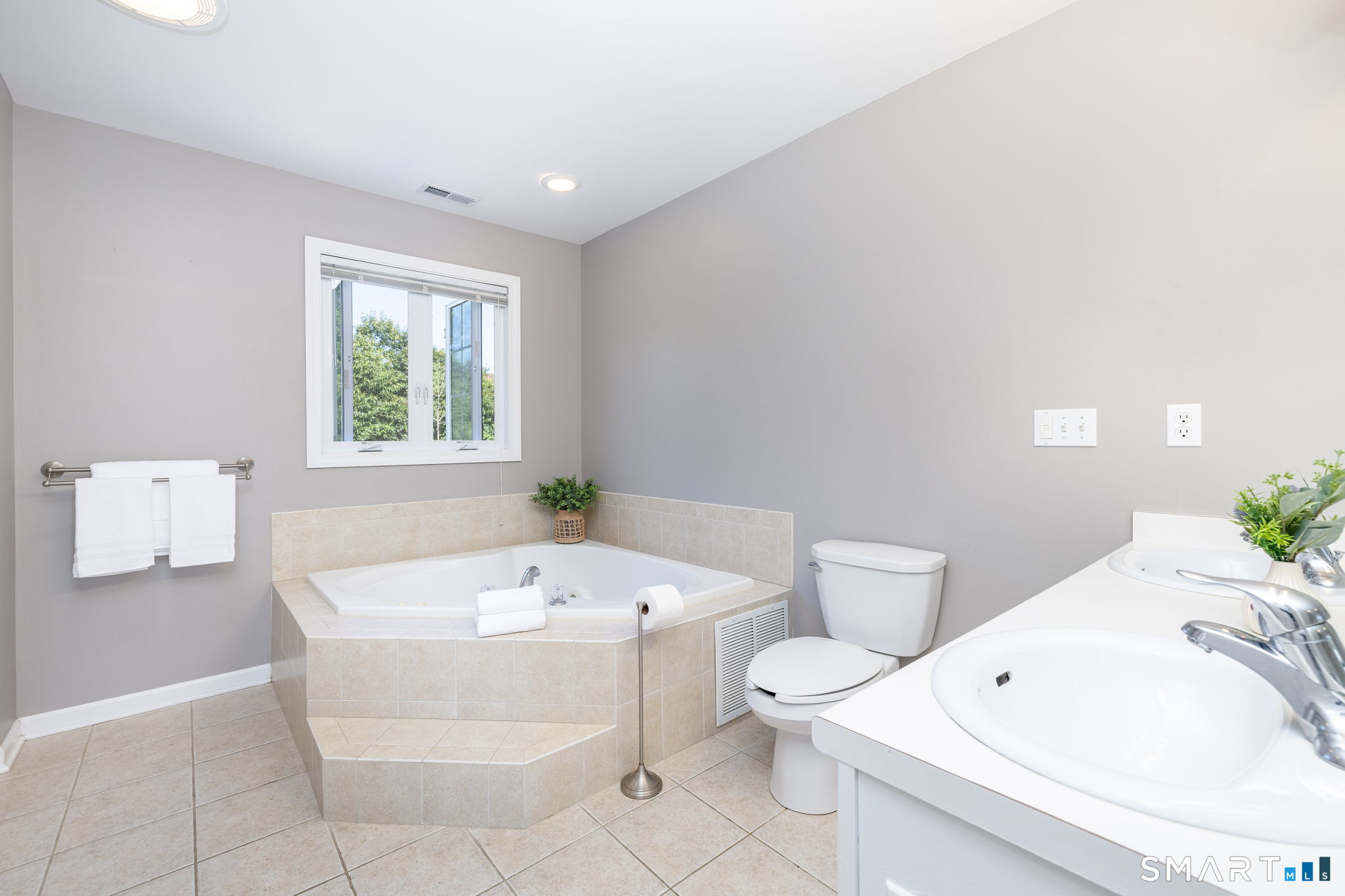 59 Tufts Drive Manchester CT 06042