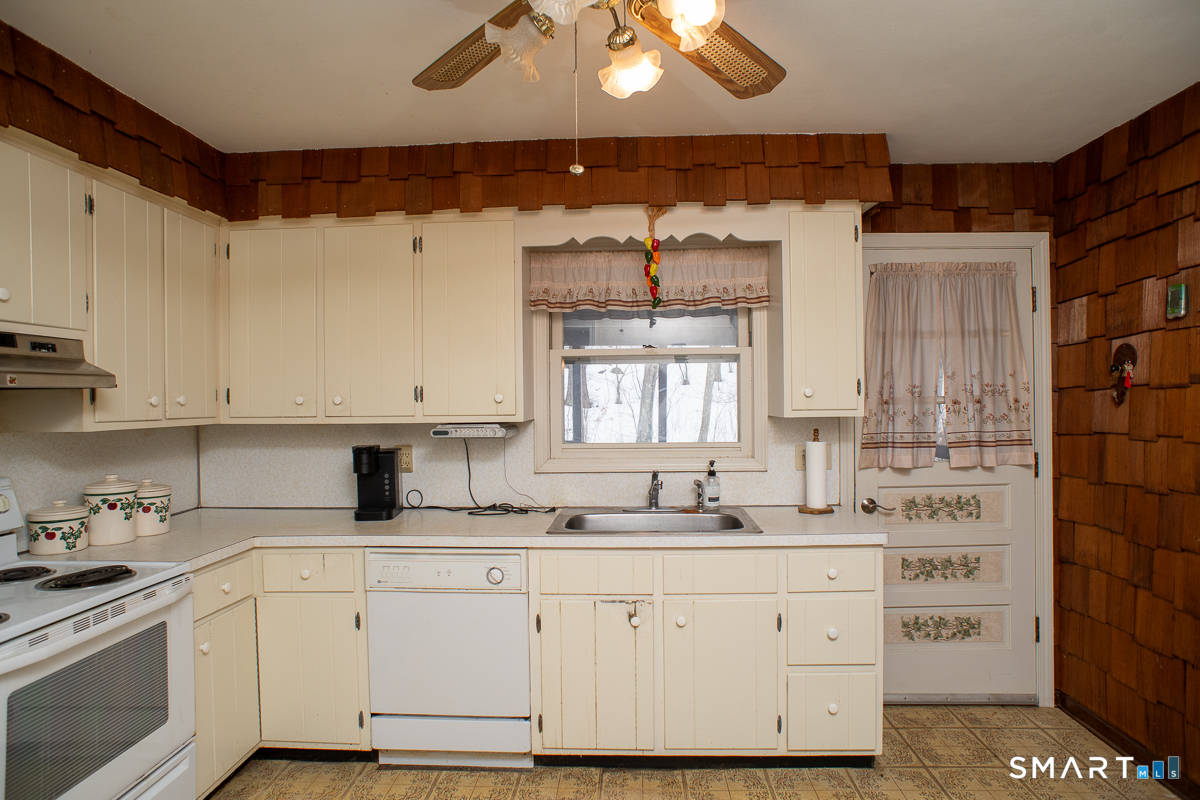 41 Longfellow Road Shelton CT 06484