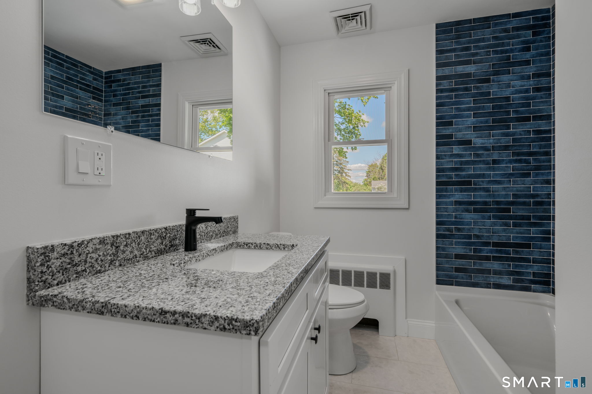 14 Hyde Street Stonington CT 06379