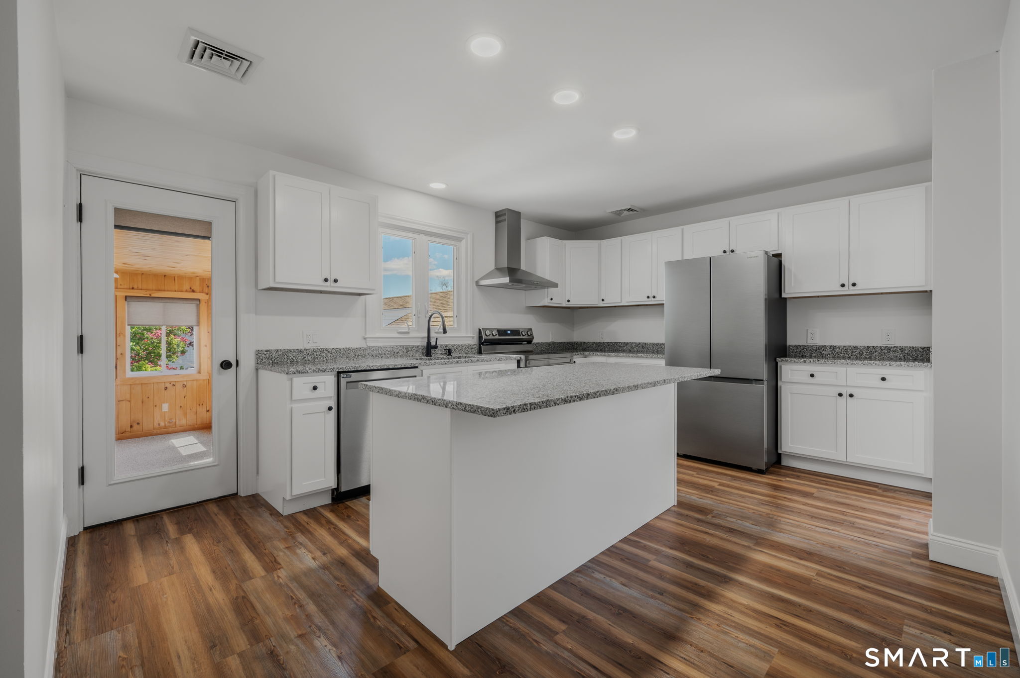 14 Hyde Street Stonington CT 06379