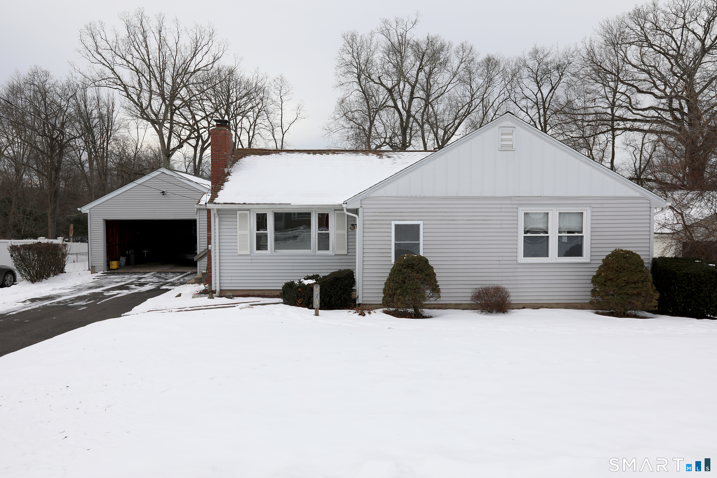 819 Matianuck Avenue Windsor CT 06095