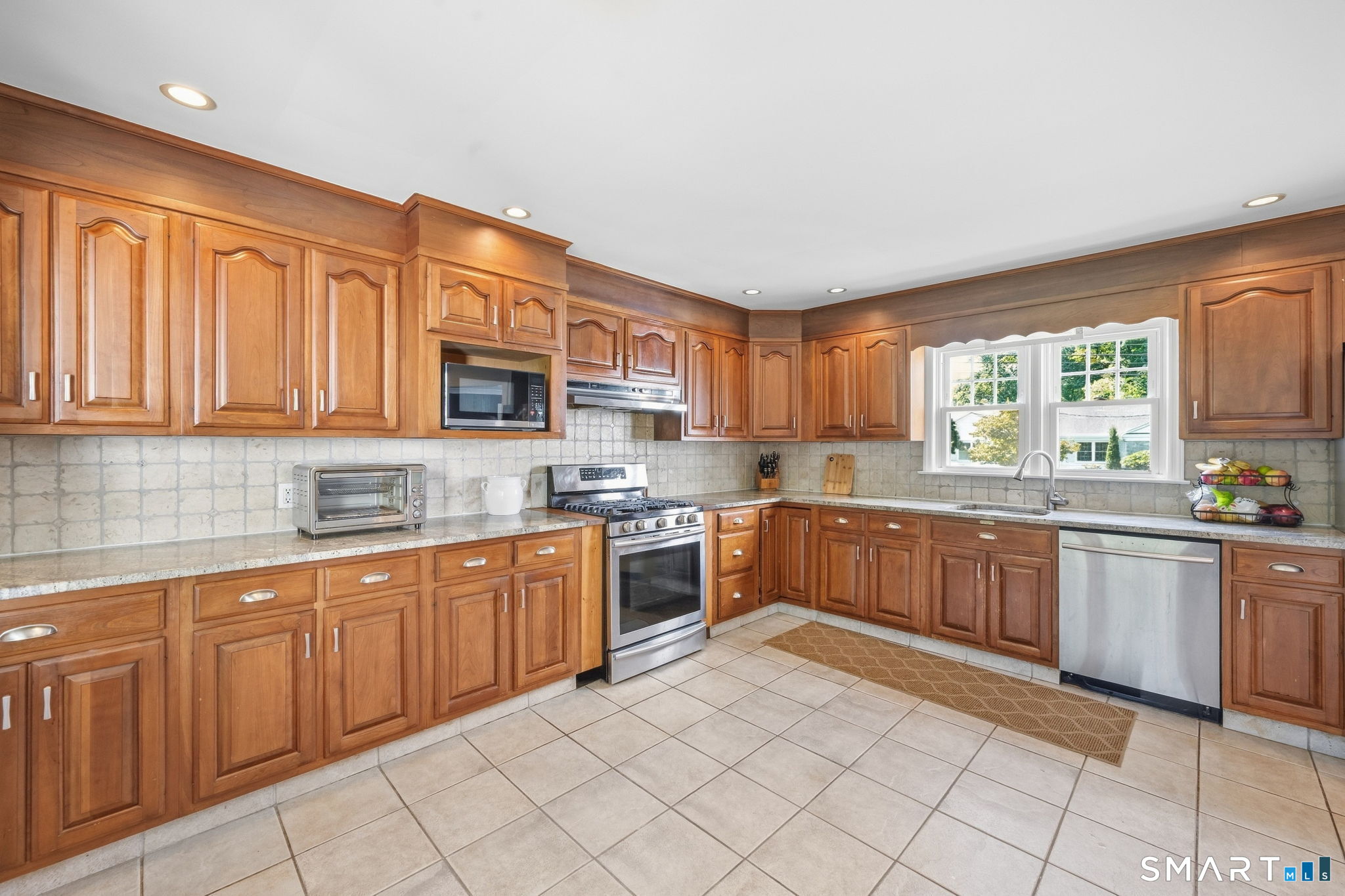 136 Chatham Road Fairfield CT 06825