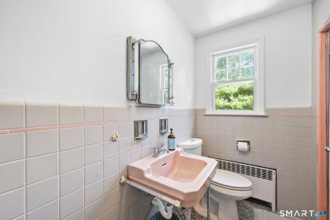 136 Chatham Road Fairfield CT 06825