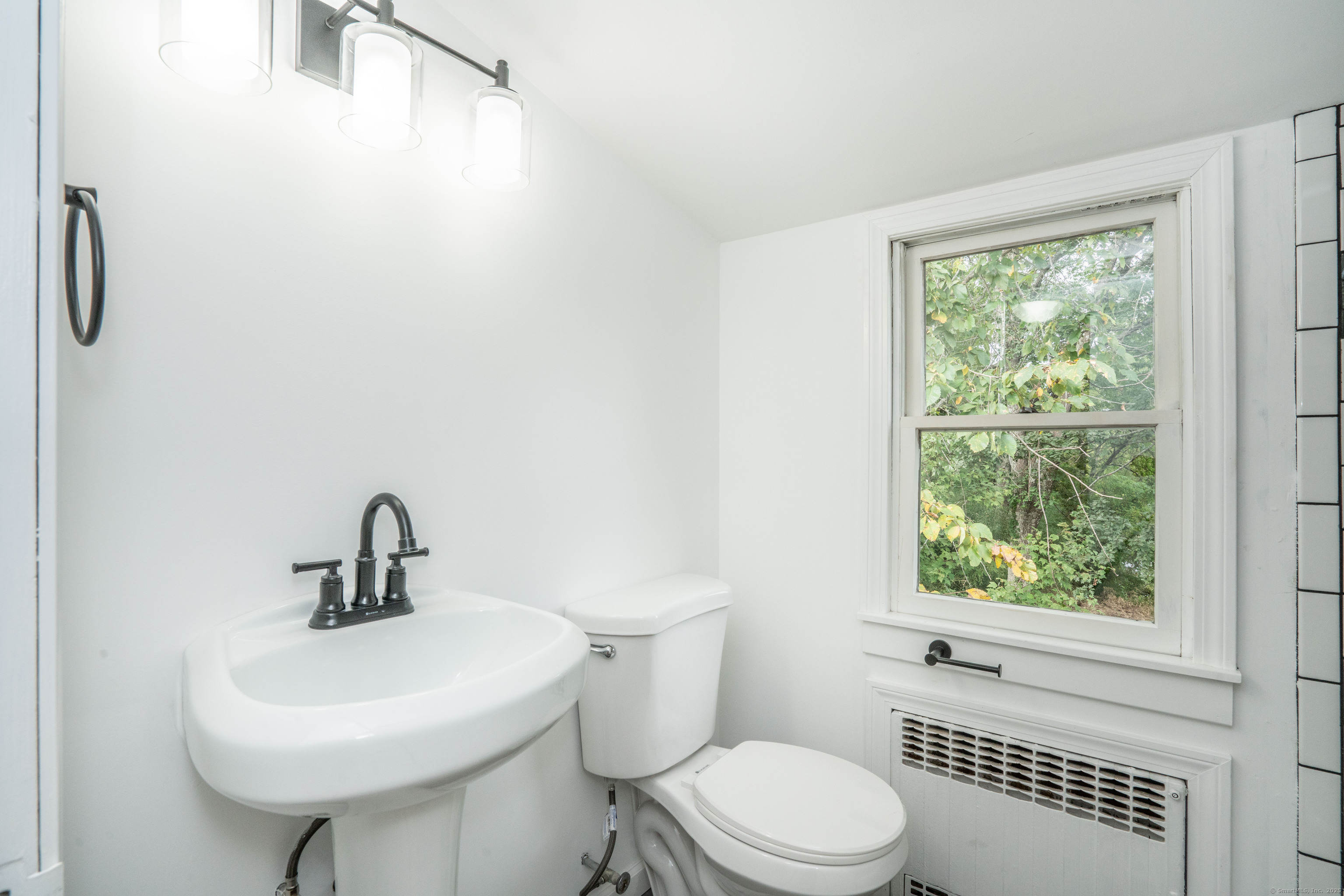 14 Main Street Extension Simsbury CT 06081