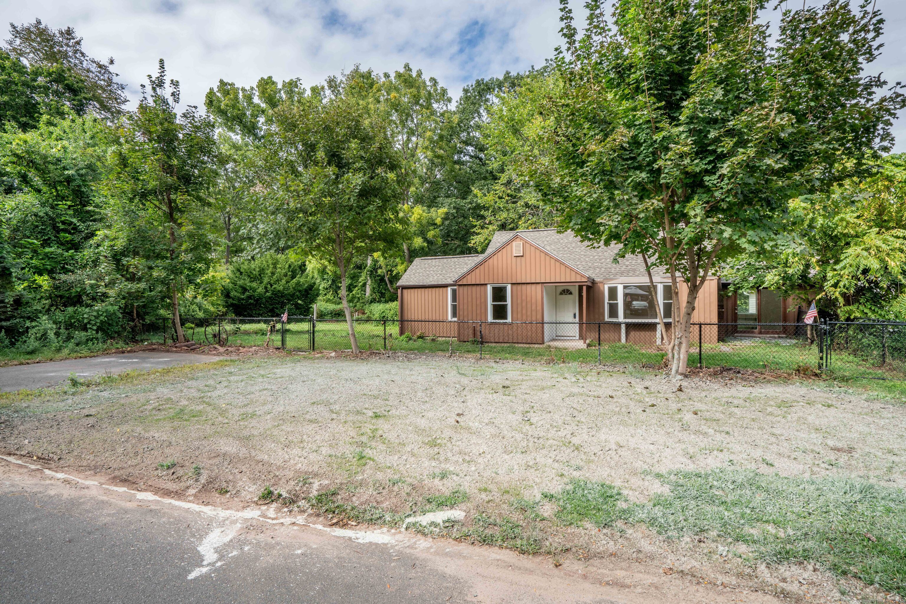 14 Main Street Extension Simsbury CT 06081