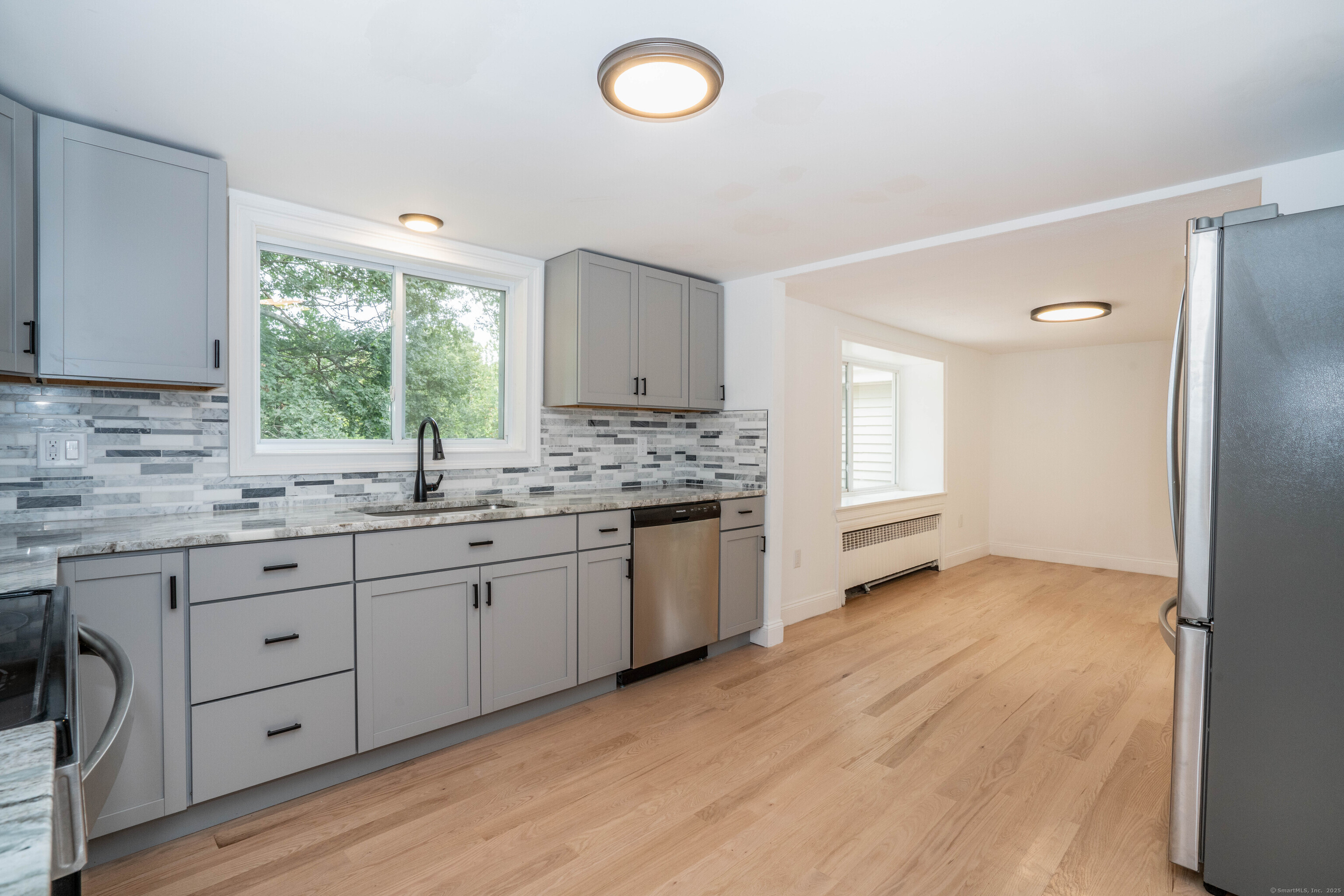 14 Main Street Extension Simsbury CT 06081