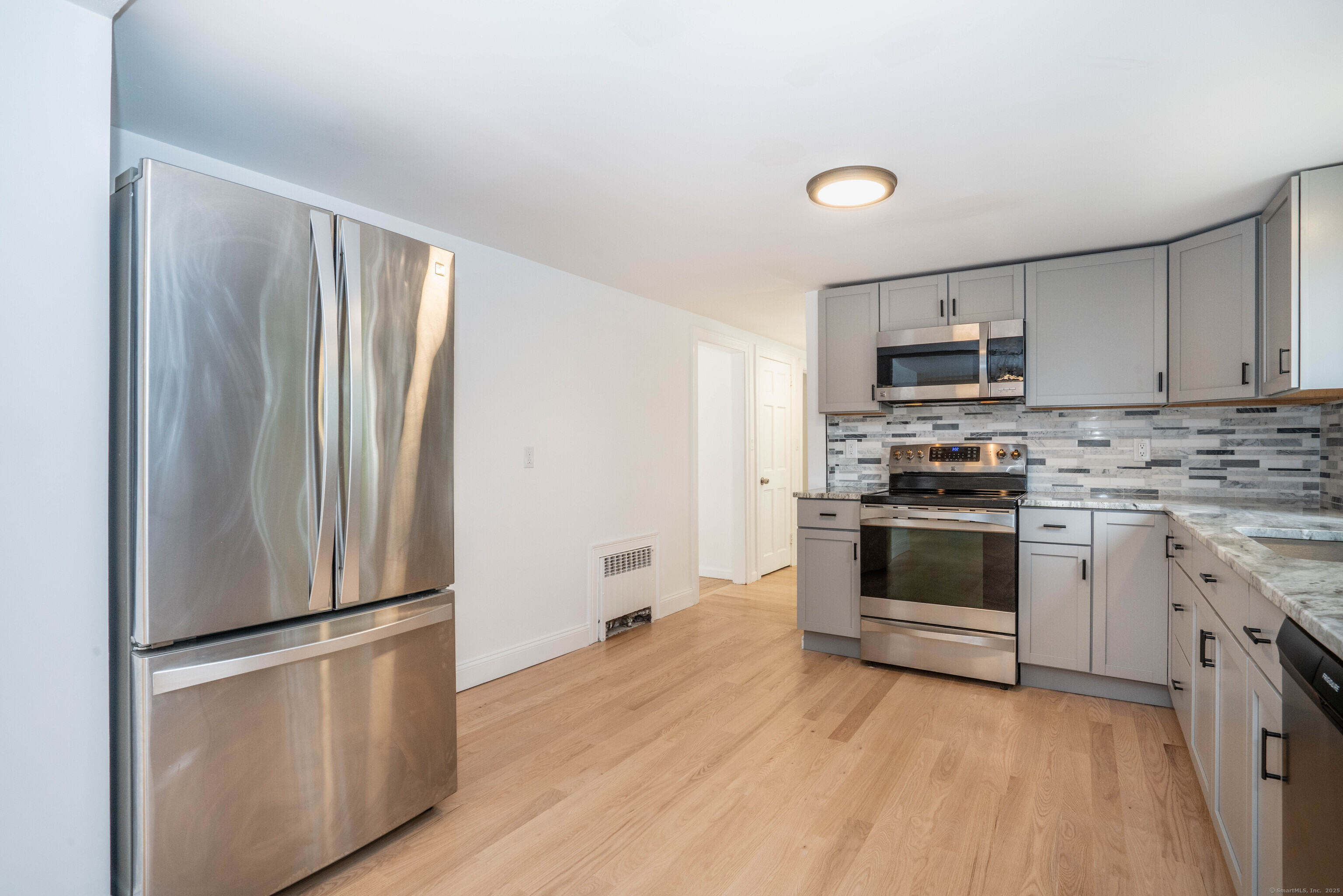 14 Main Street Extension Simsbury CT 06081