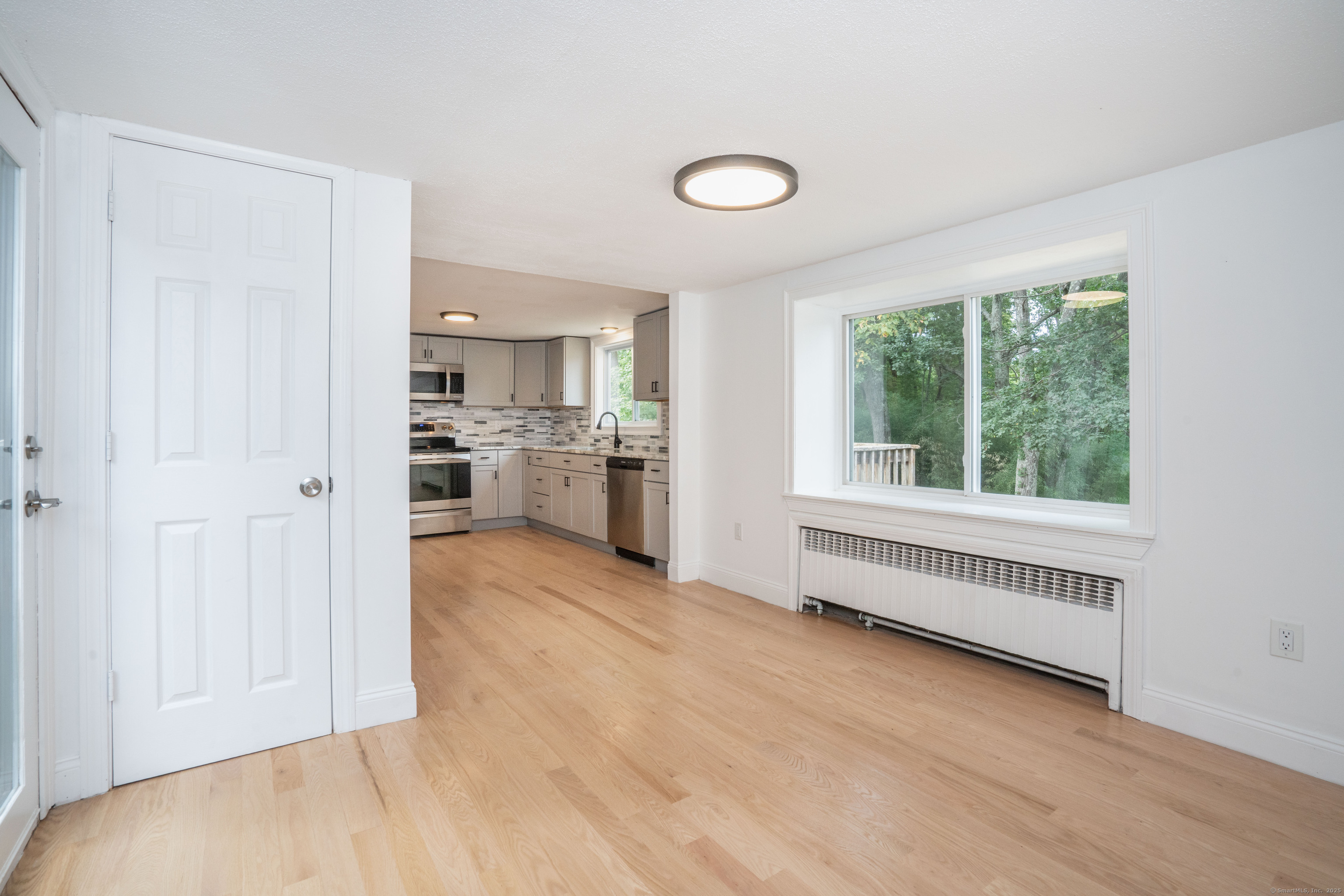 14 Main Street Extension Simsbury CT 06081