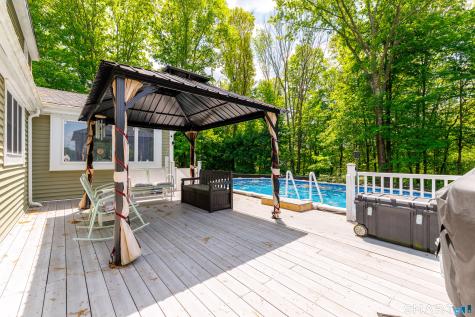 13 Fox Road Putnam CT 06260