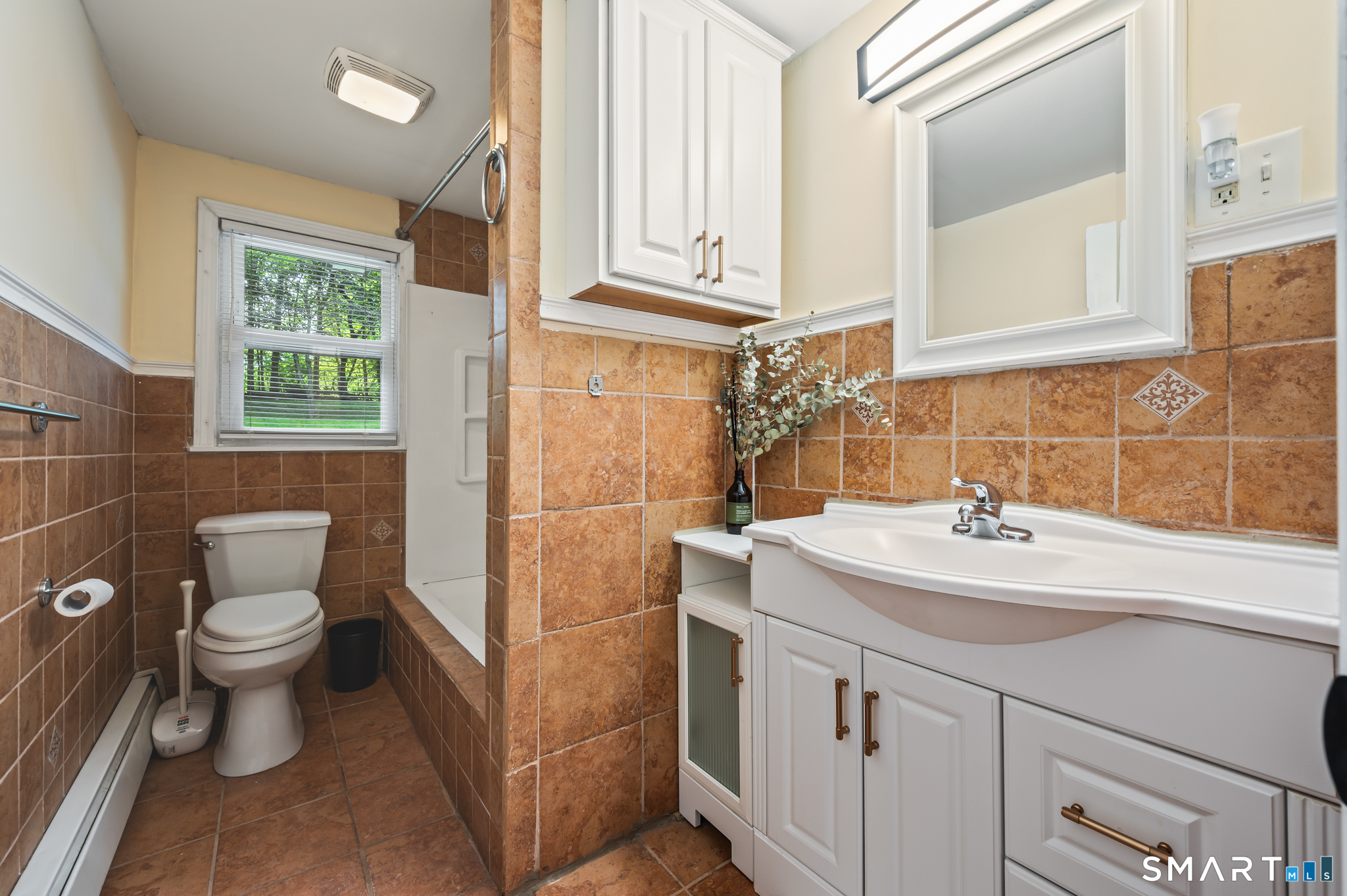 183 Tunxis Avenue Bloomfield CT 06002