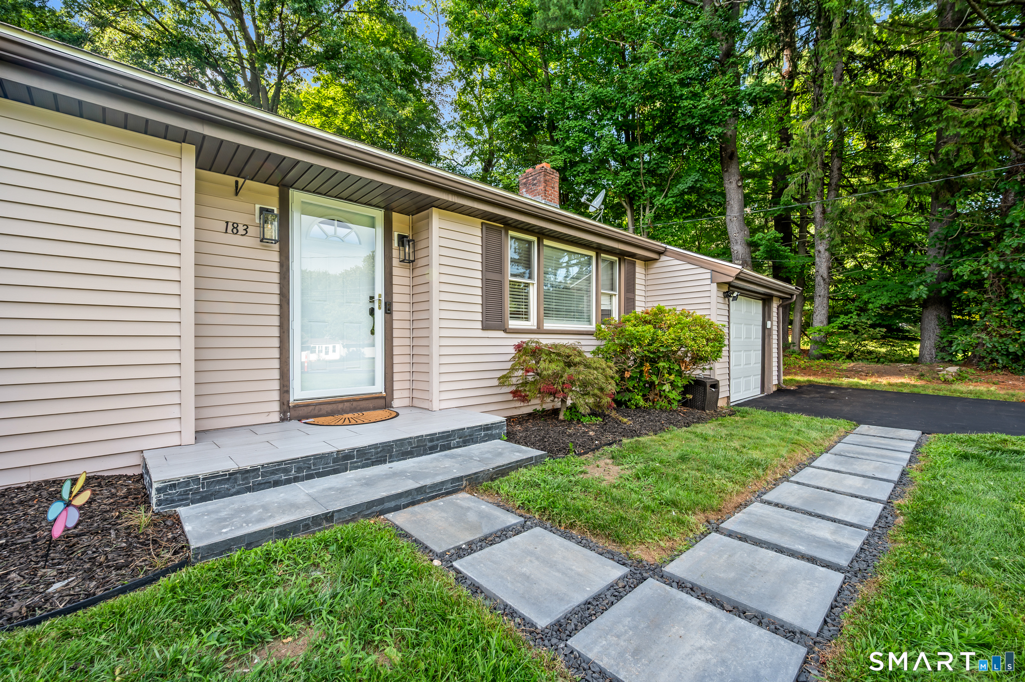 183 Tunxis Avenue Bloomfield CT 06002