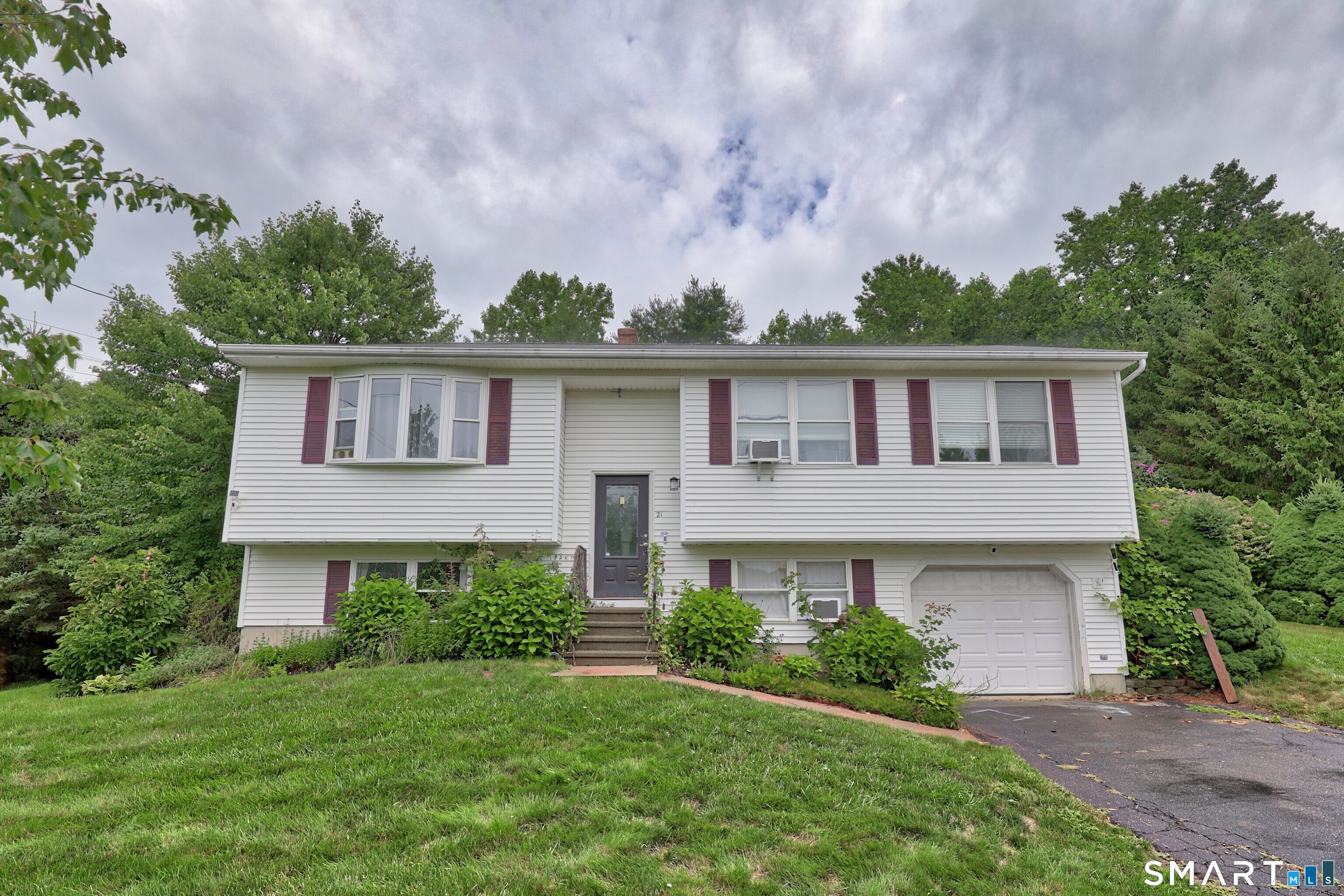 21 Applewood Lane Naugatuck CT 06770