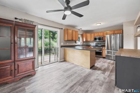 21 Applewood Lane Naugatuck CT 06770