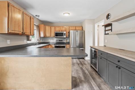 21 Applewood Lane Naugatuck CT 06770