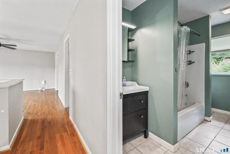 21 Applewood Lane Naugatuck CT 06770