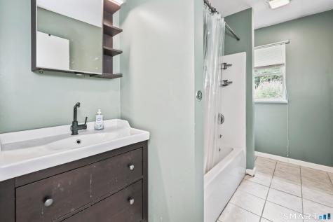 21 Applewood Lane Naugatuck CT 06770