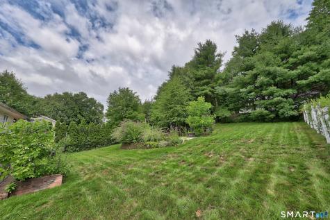 21 Applewood Lane Naugatuck CT 06770