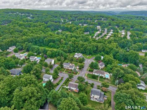 21 Applewood Lane Naugatuck CT 06770