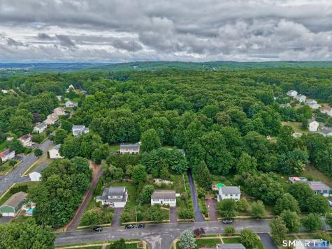 21 Applewood Lane Naugatuck CT 06770