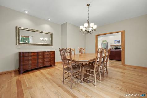 124 Hawley Road Oxford CT 06478