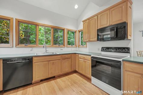 124 Hawley Road Oxford CT 06478
