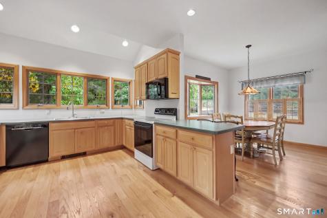 124 Hawley Road Oxford CT 06478
